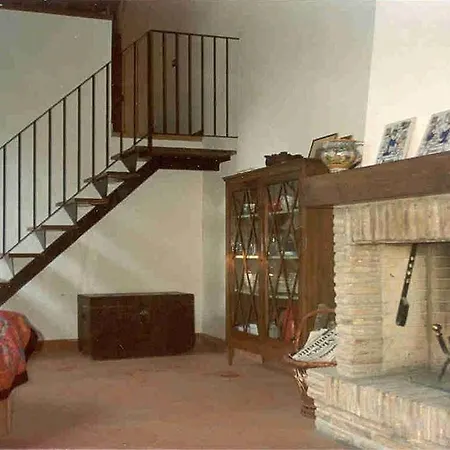 Sleeps 4 Wifi Губбио